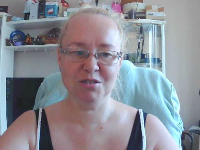 Viola27 live cam on BongaCams