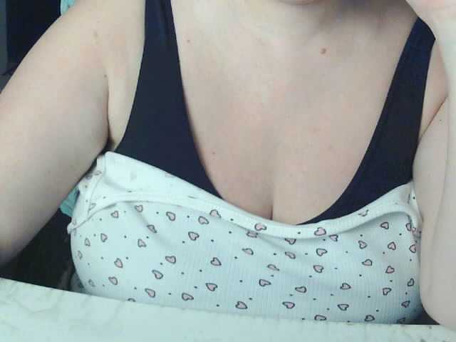 Viola27 live cam on BongaCams