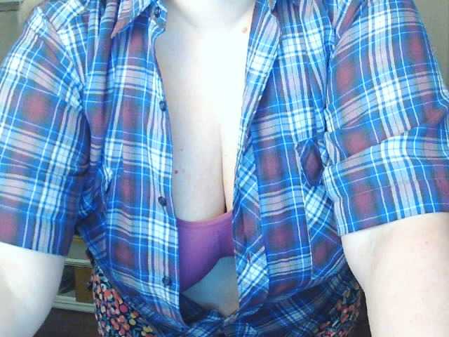 Viola27 live cam on BongaCams