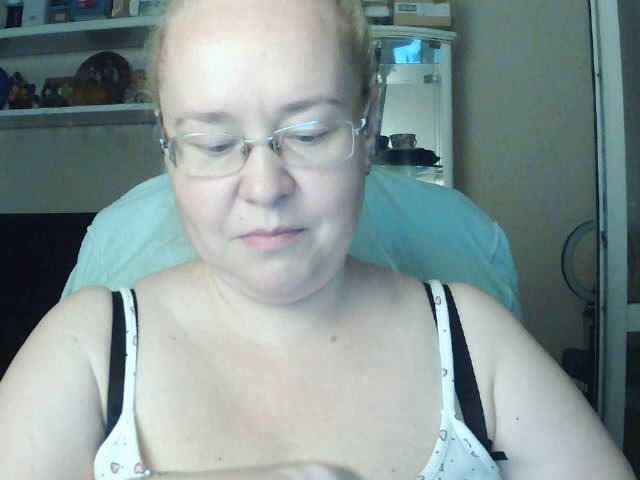 Viola27 live webcam show