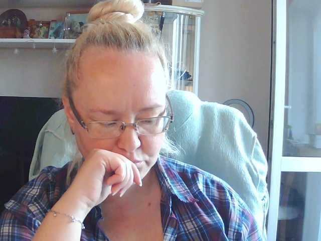 Viola27 live cam on BongaCams
