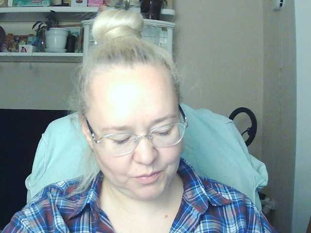 Viola27 live cam on BongaCams