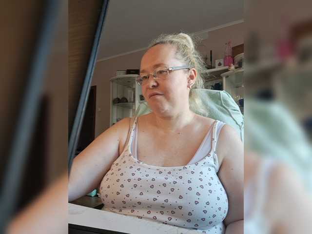 Viola27 live cam on BongaCams