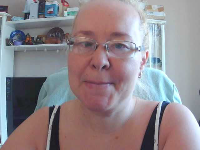 Viola27 live cam on BongaCams