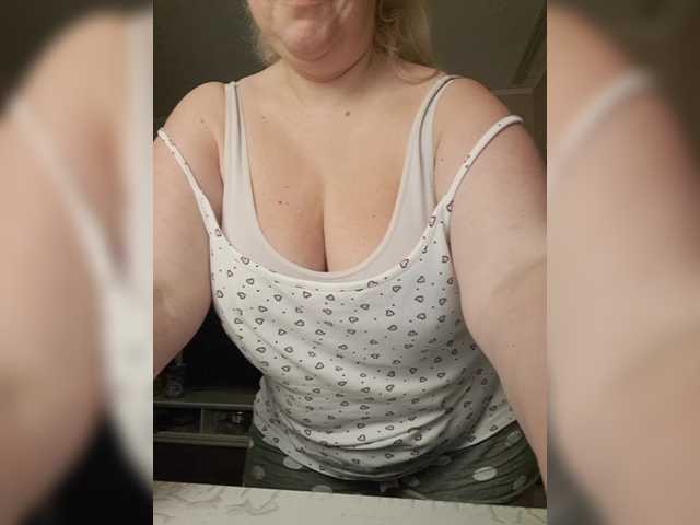 Viola27 live cam on BongaCams