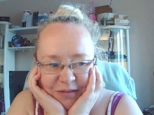 Viola27 live cam on BongaCams