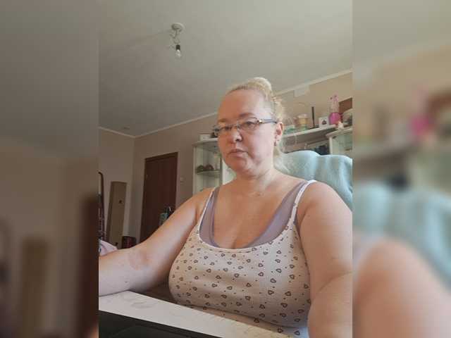 Viola27 live cam on BongaCams