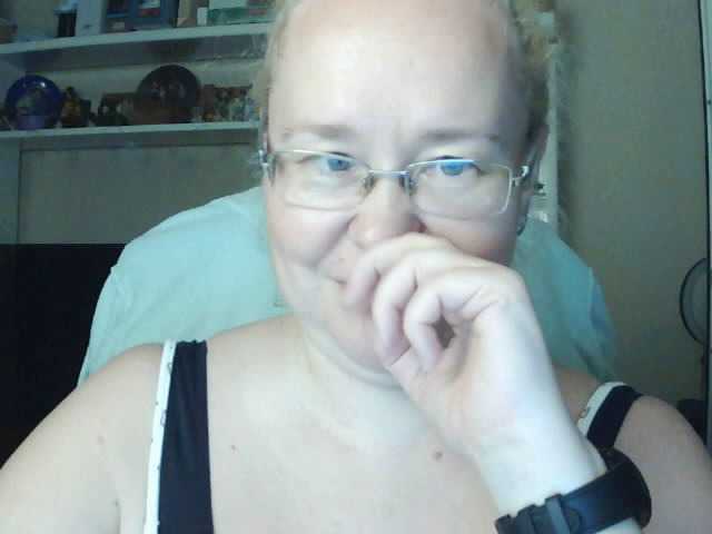Viola27 live cam on BongaCams
