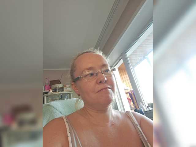 Viola27 live cam on BongaCams