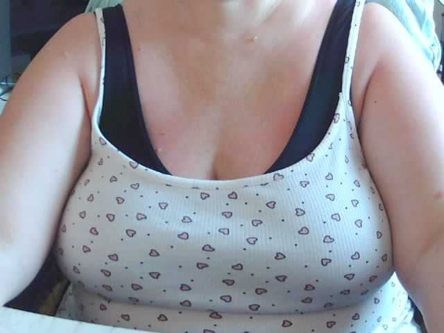 Viola27 live webcam show