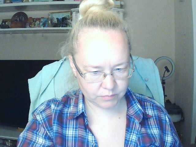 Viola27 live cam on BongaCams