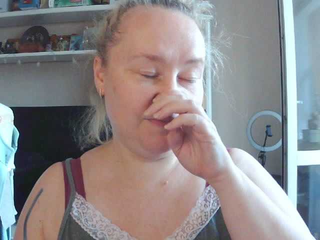 Viola27 live cam on BongaCams