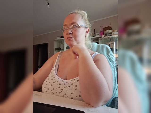Viola27 live cam on BongaCams