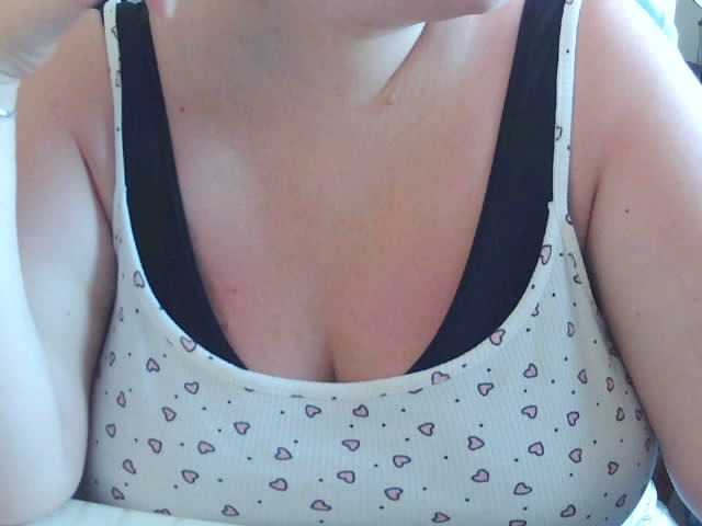 Viola27 live webcam show