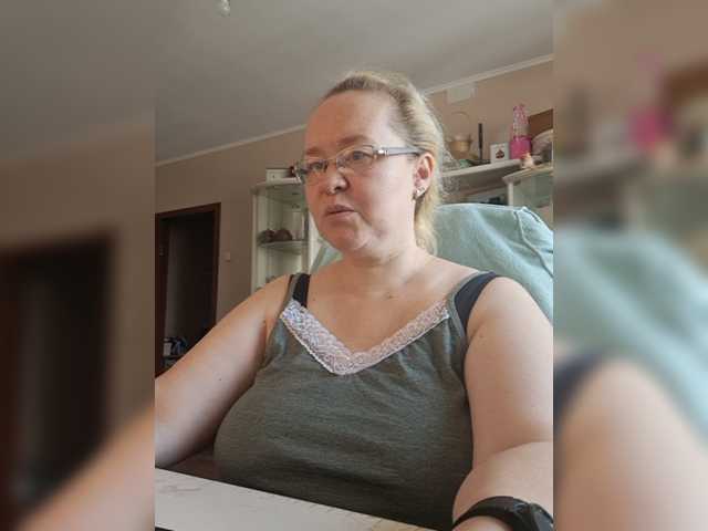 Viola27 live cam on BongaCams