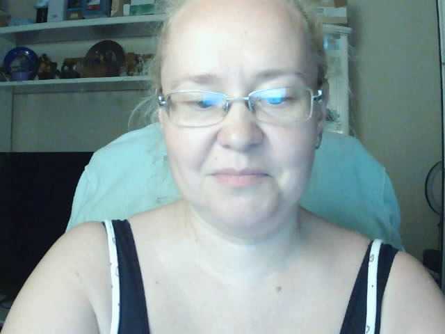 Viola27 live cam on BongaCams