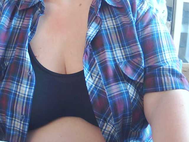 Viola27 live cam on BongaCams