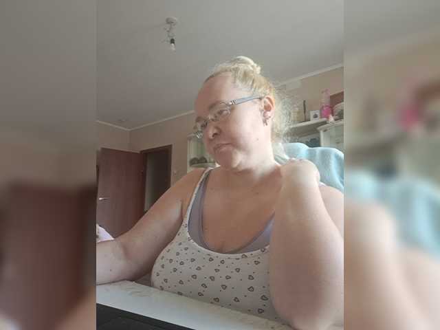 Viola27 live cam on BongaCams