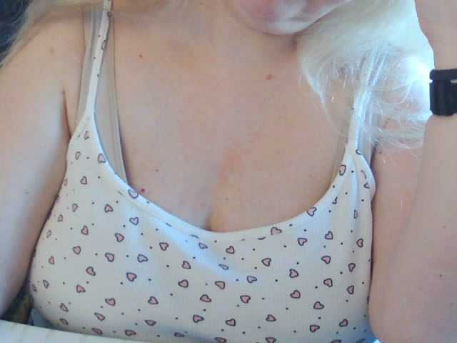 Viola27 live webcam show