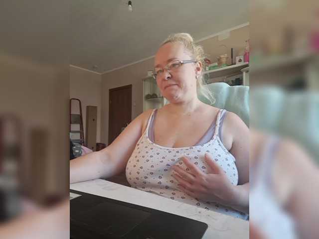Viola27 live cam on BongaCams