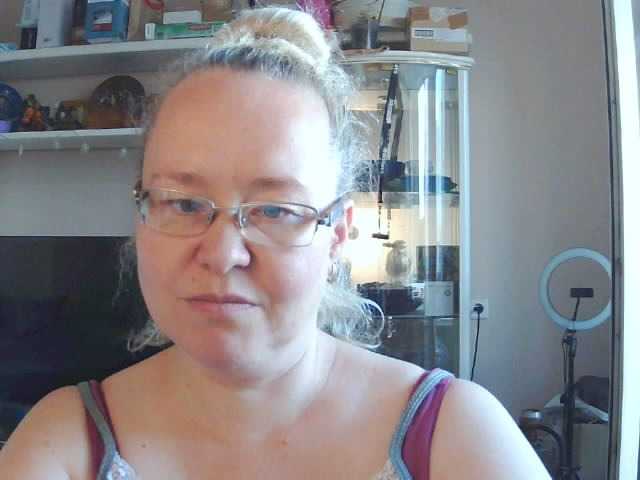 Viola27 live cam on BongaCams