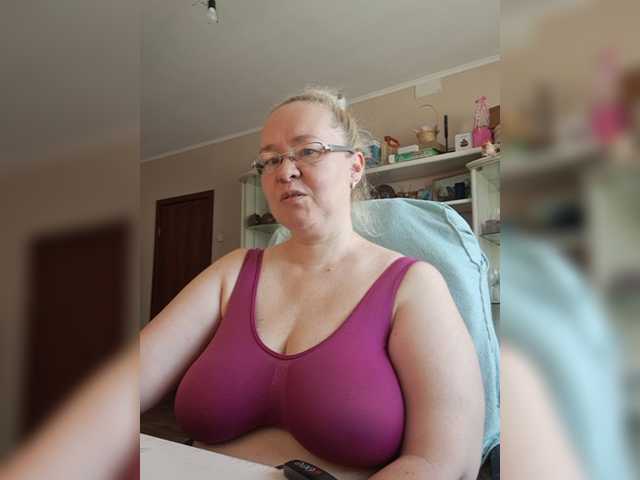Viola27 live cam on BongaCams