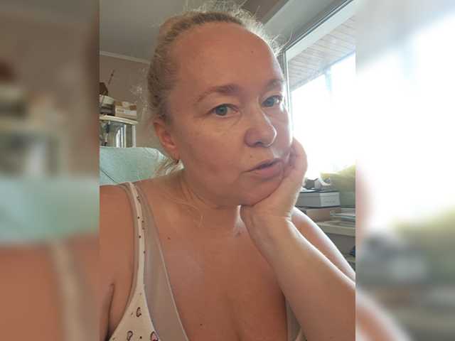 Viola27 live cam on BongaCams