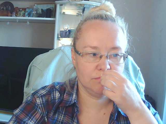 Viola27 live cam on BongaCams