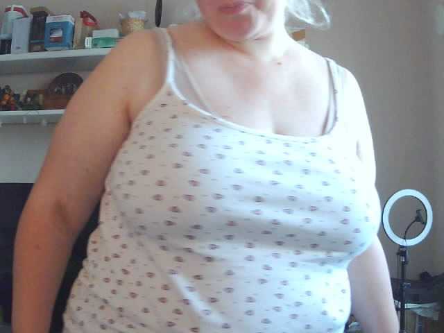 Viola27 live webcam show