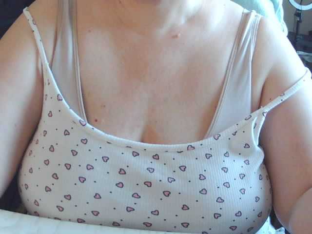 Viola27 live webcam show