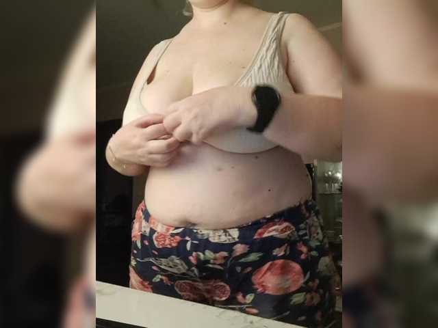 Viola27 live cam on BongaCams
