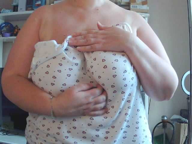 Viola27 live cam on BongaCams