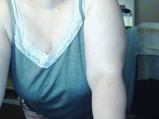 Viola27 live cam on BongaCams