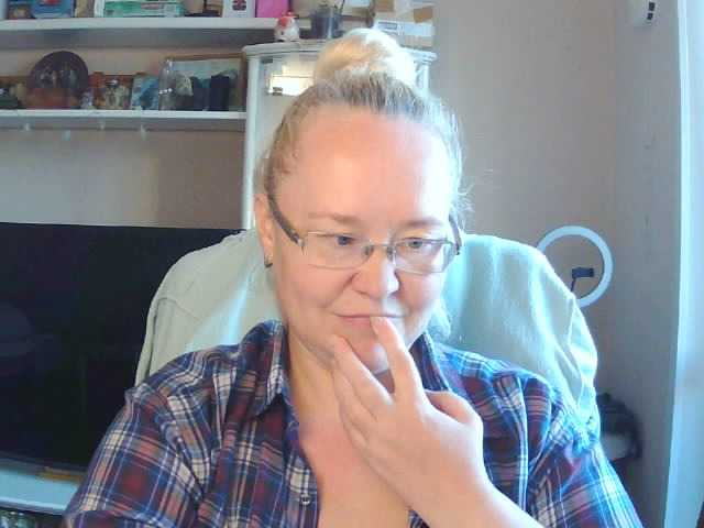 Viola27 live cam on BongaCams