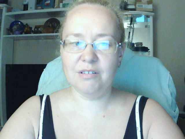 Viola27 live cam on BongaCams