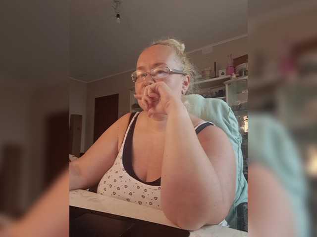 Viola27 live cam on BongaCams