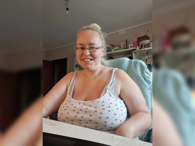 Viola27 live cam on BongaCams