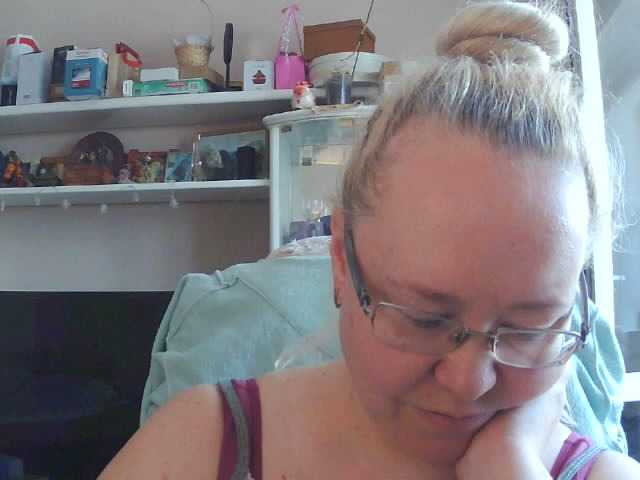 Viola27 live cam on BongaCams