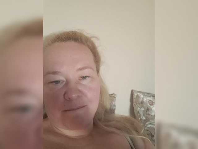 Viola27 live cam on BongaCams