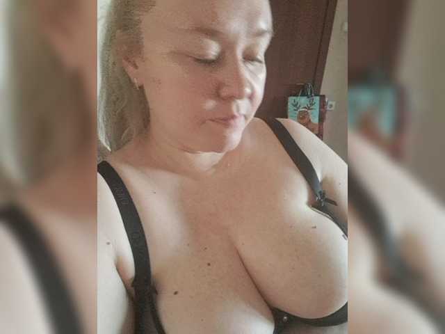 Viola27 live cam on BongaCams