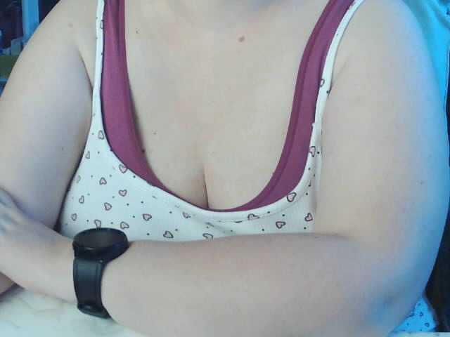 Viola27 live cam on BongaCams