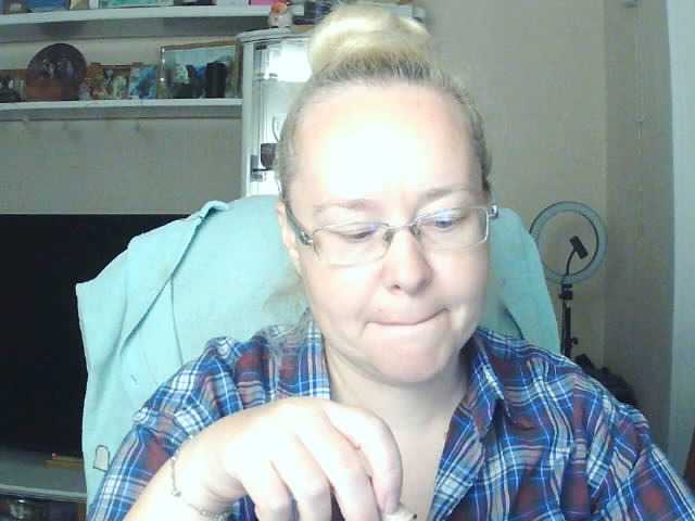 Viola27 live cam on BongaCams