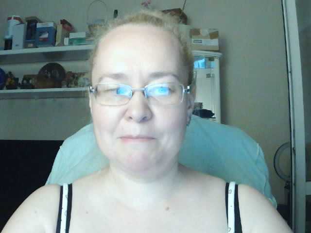 Viola27 live webcam show