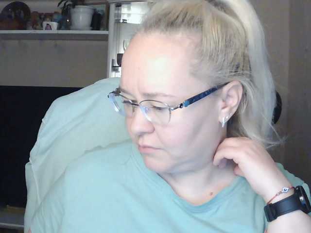 Viola27 live cam on BongaCams