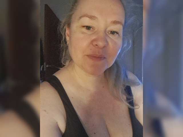 Viola27 live cam on BongaCams