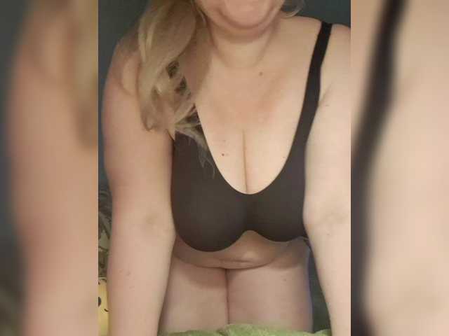 Viola27 live cam on BongaCams
