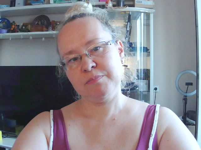 Viola27 live cam on BongaCams
