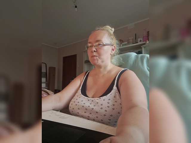 Viola27 live cam on BongaCams