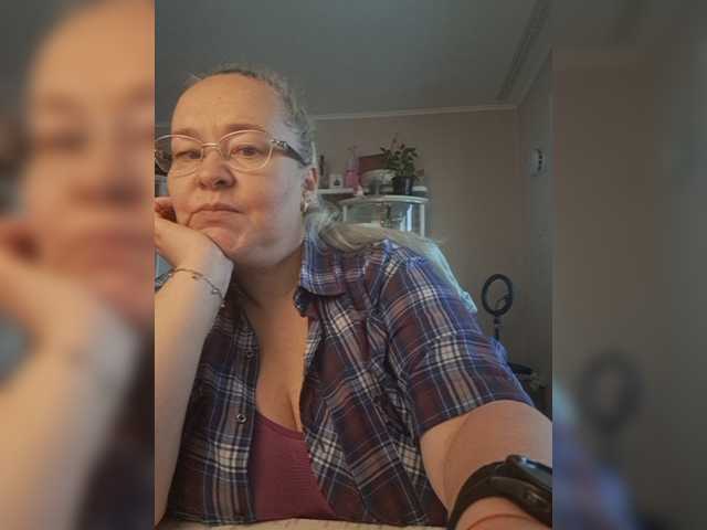 Viola27 live cam on BongaCams