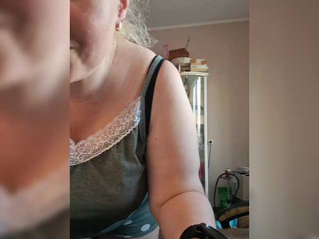 Viola27 live cam on BongaCams